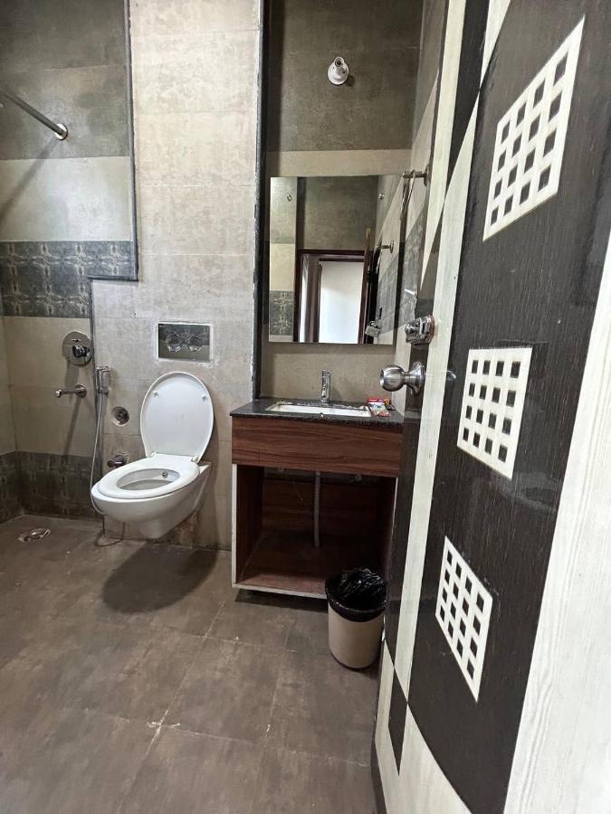 מוסורי Hotel 7 Heavens מראה חיצוני תמונה