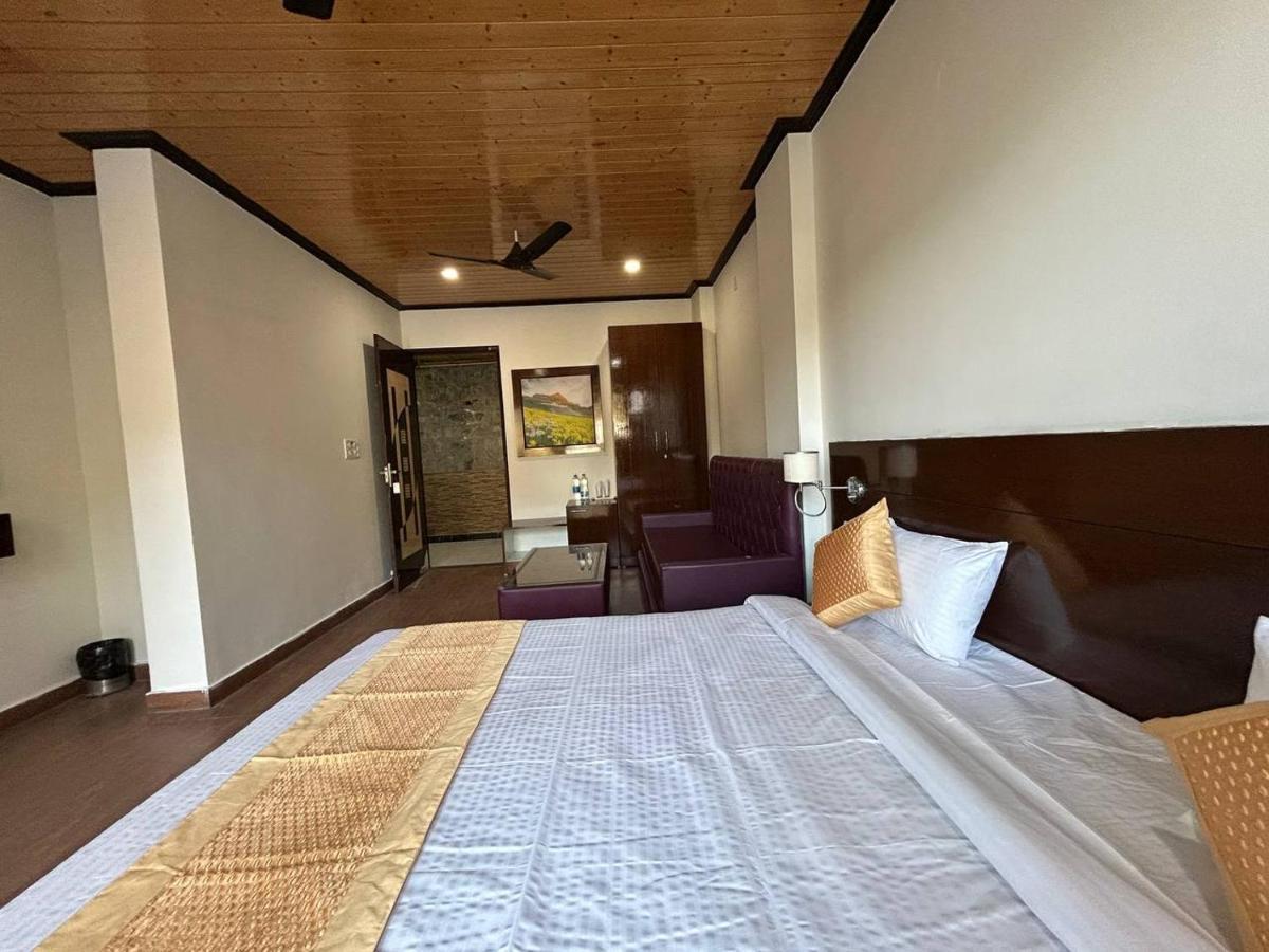 מוסורי Hotel 7 Heavens מראה חיצוני תמונה